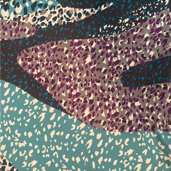 Lori Goldstein Abstract Animal Print Top - Picture 6 of 9